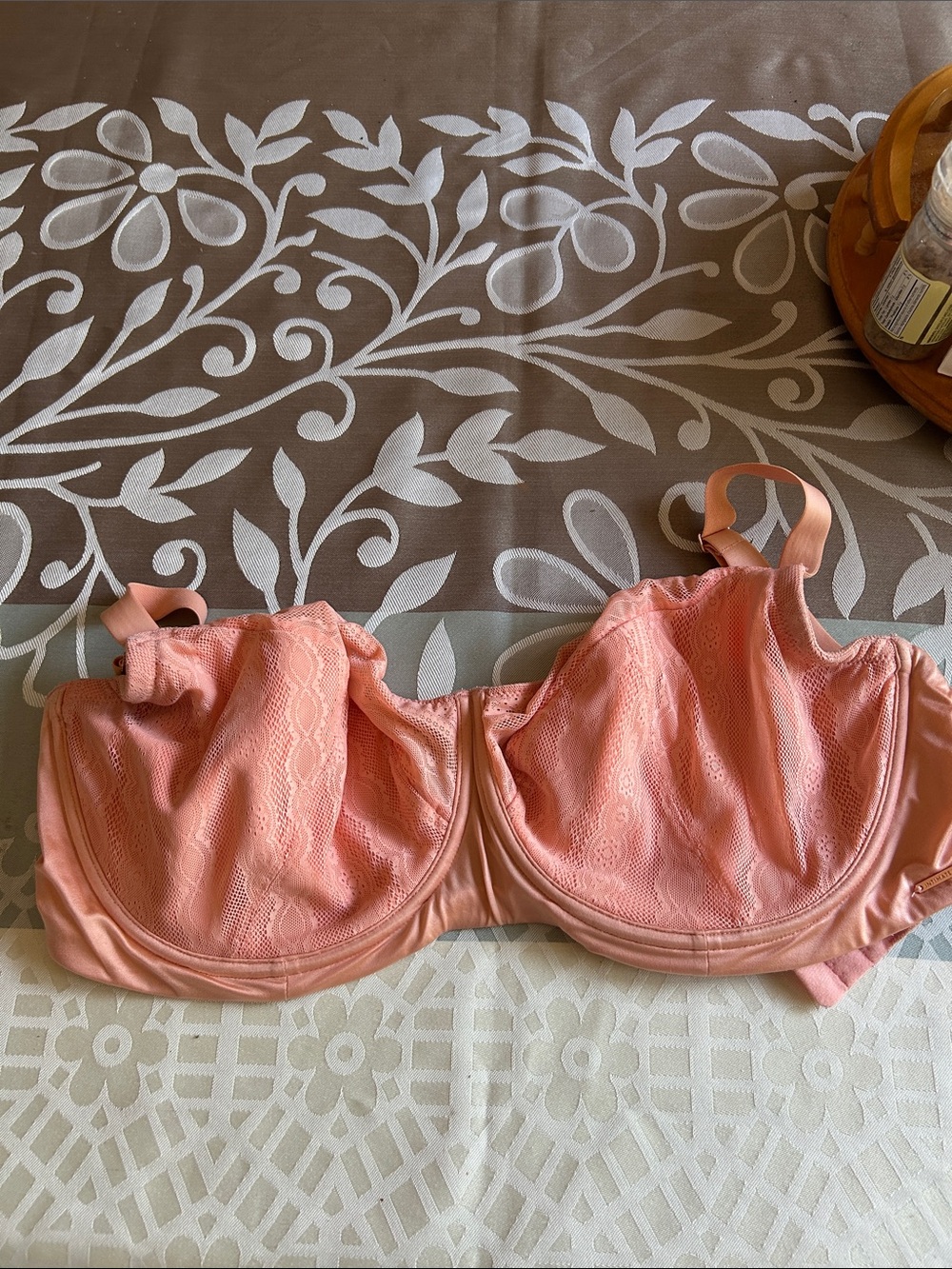 Change Full Coverage Lace Underwire Bra in Peach Size 32L